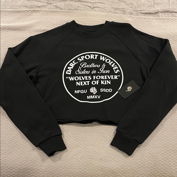 Darc Sport Wolves Black Graphic Crop Sweater - Picture 1 of 4